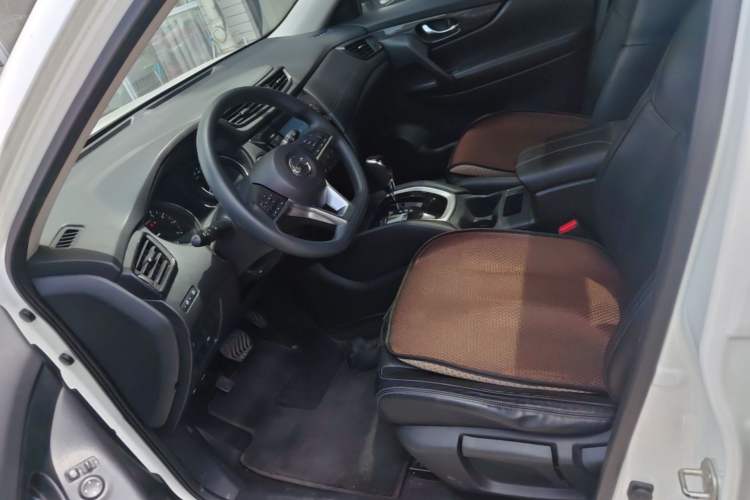 Used Nissan X-Trail 2017 2.0L CVT Comfort Edition 2WD Left Front Seat