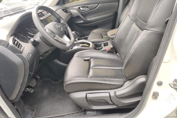 Used Nissan X-Trail 2017 2.0L CVT Comfort Edition 2WD Left Front Seat