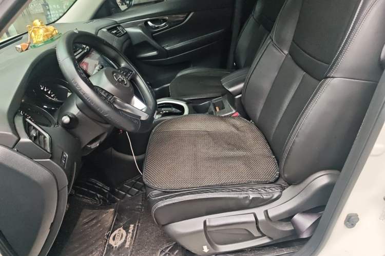 Used Nissan X-Trail 2017 2.0L CVT 7-Seater Comfort Edition 2WD Left Front Seat