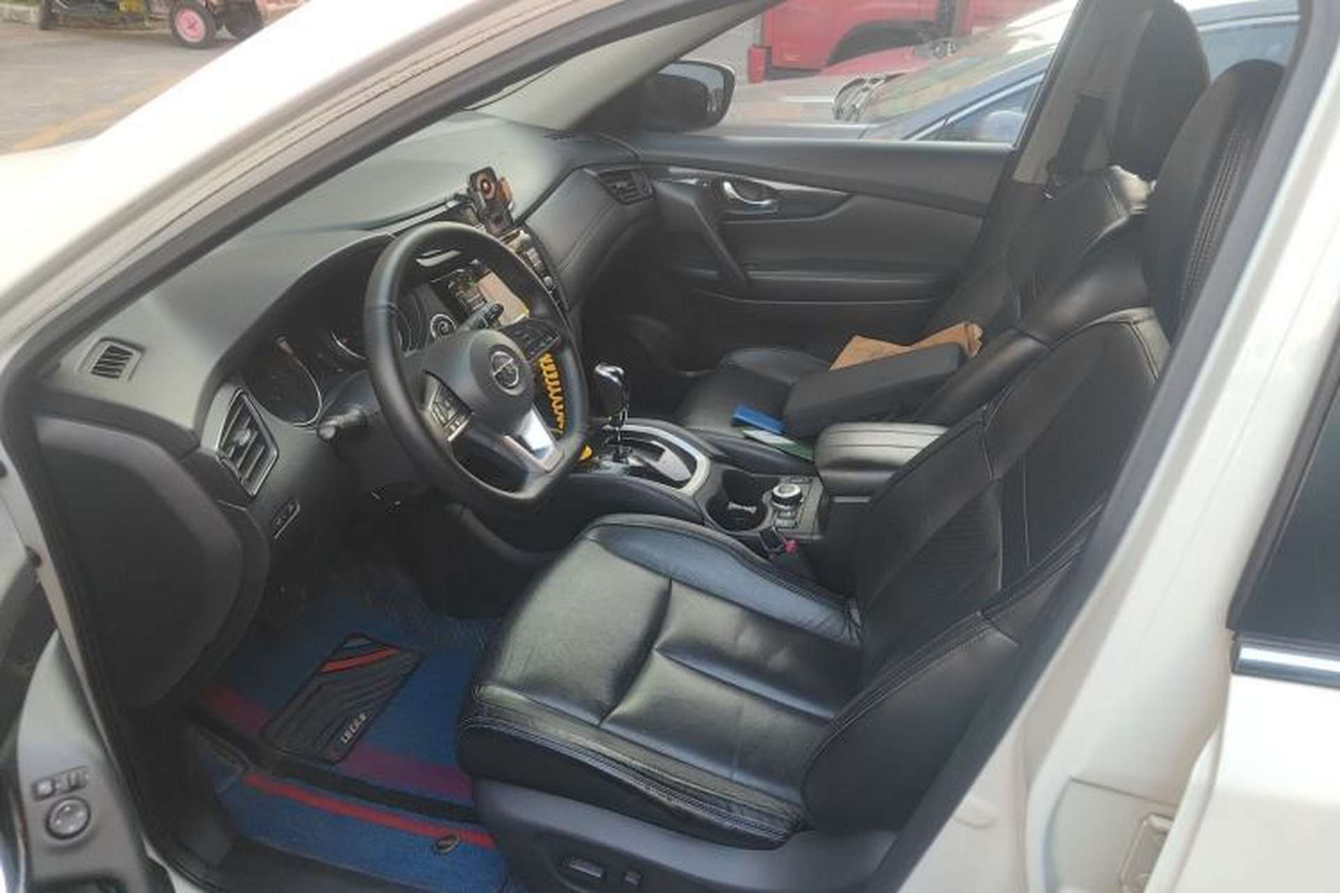 Used Nissan X-Trail 2017 2.5L CVT Leading Edition 4WD Left Front Seat
