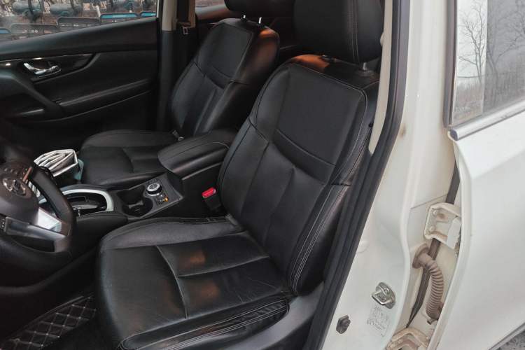 Used Nissan X-Trail 2017 2.5L CVT Leading Edition 4WD Left Front Seat