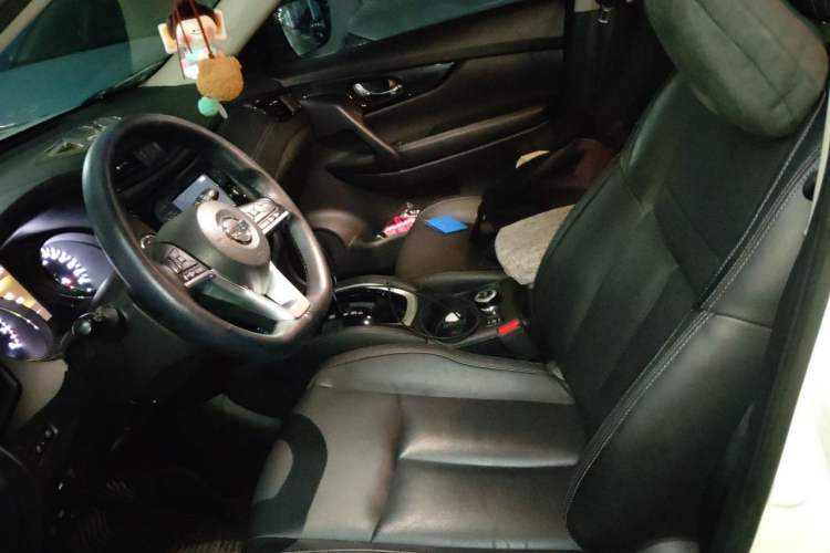 Used Nissan X-Trail 2017 2.5L CVT Luxury Edition 4WD Left Front Seat