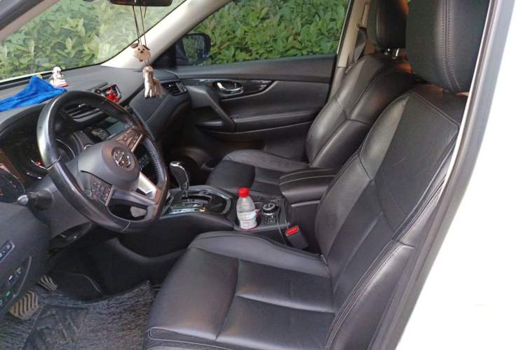 Used Nissan X-Trail 2017 2.5L CVT Luxury Edition 4WD Left Front Seat