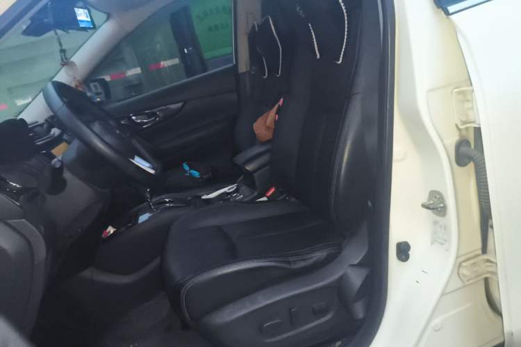 Used Nissan X-Trail 2017 2.5L CVT Luxury Edition 4WD Left Front Seat