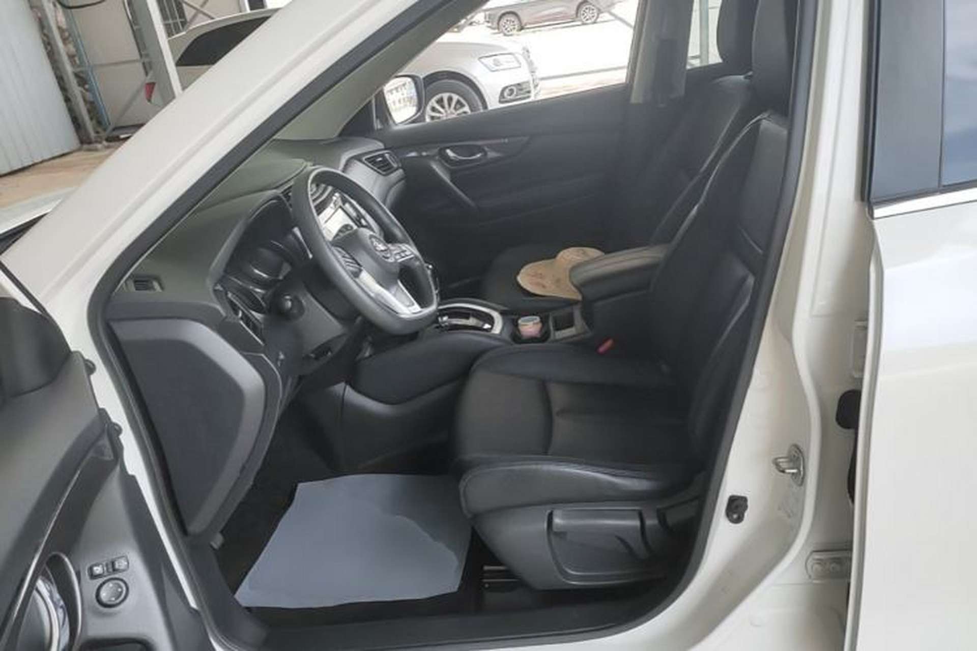 Used Nissan X-Trail 2017 2.0L CVT Comfort Edition 2WD Left Front Seat