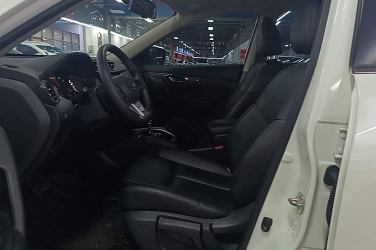Used Nissan X-Trail 2017 2.0L CVT Comfort Edition 2WD Left Front Seat