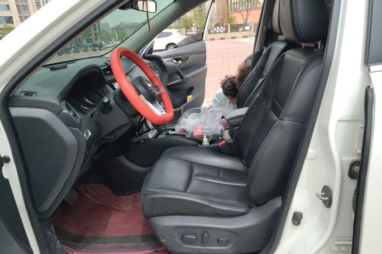 Used Nissan X-Trail 2017 2.5L CVT Luxury Edition 4WD Left Front Seat