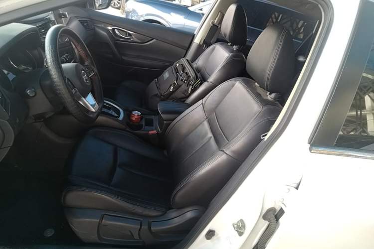 Used Nissan X-Trail 2017 2.0L CVT 7-Seater Comfort Edition 2WD Left Front Seat