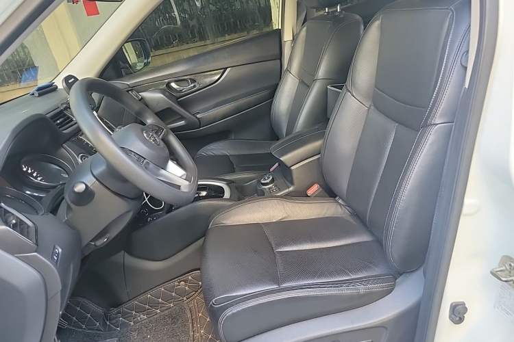 Used Nissan X-Trail 2017 2.5L CVT Leading Edition 4WD Left Front Seat