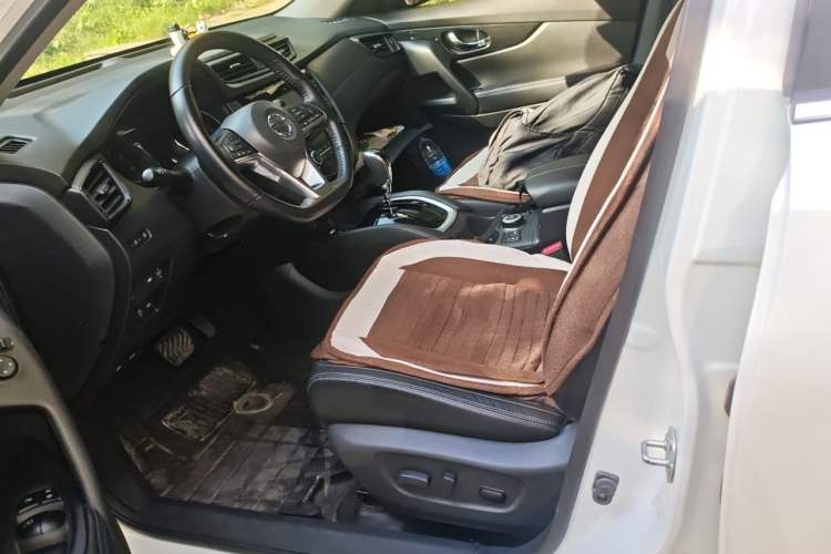 Used Nissan X-Trail 2017 2.5L CVT Luxury Edition 4WD Left Front Seat