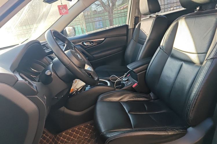 Used Nissan X-Trail 2017 2.5L CVT Luxury Edition 4WD Left Front Seat