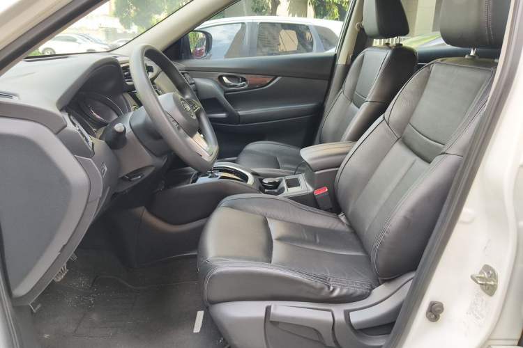 Used Nissan X-Trail 2017 2.0L CVT Comfort Edition 2WD Left Front Seat