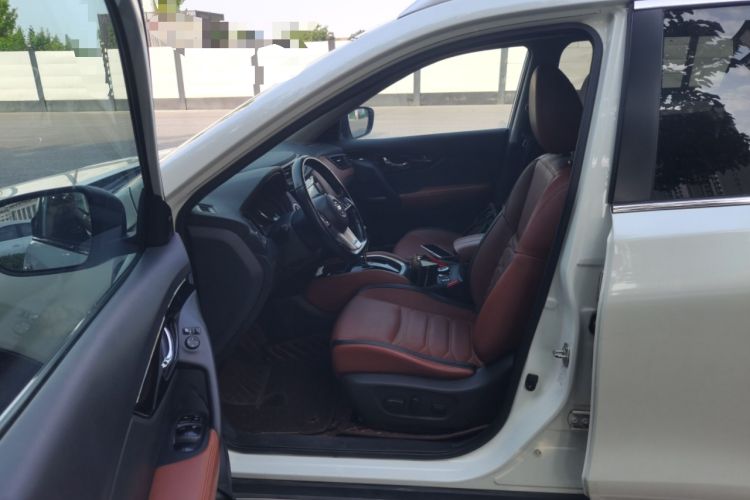 Used Nissan X-Trail 2017 2.5L CVT Ultimate Edition 4WD Left Front Seat