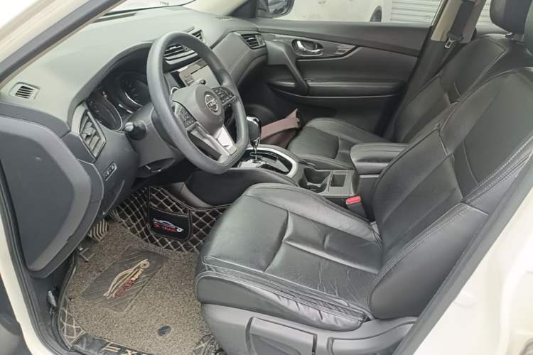 Used Nissan X-Trail 2017 2.0L CVT 7-Seater Comfort Edition 2WD Left Front Seat