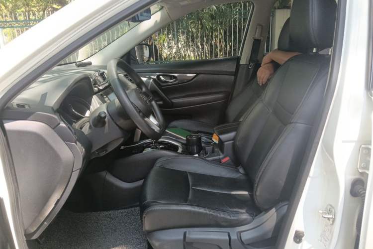 Used Nissan X-Trail 2017 2.0L CVT Comfort Edition 2WD Left Front Seat