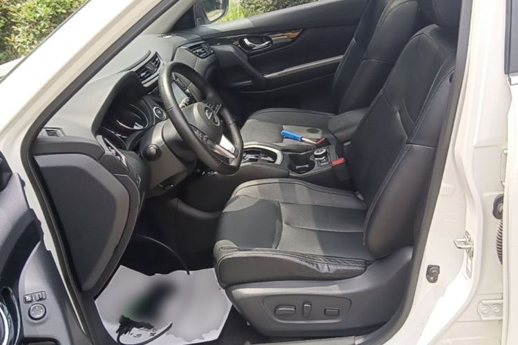 Used Nissan X-Trail 2017 2.5L CVT Luxury Edition 4WD Left Front Seat