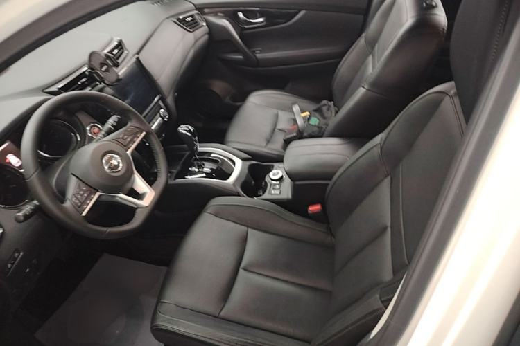 Used Nissan X-Trail 2017 2.5L CVT Luxury Edition 4WD Left Front Seat
