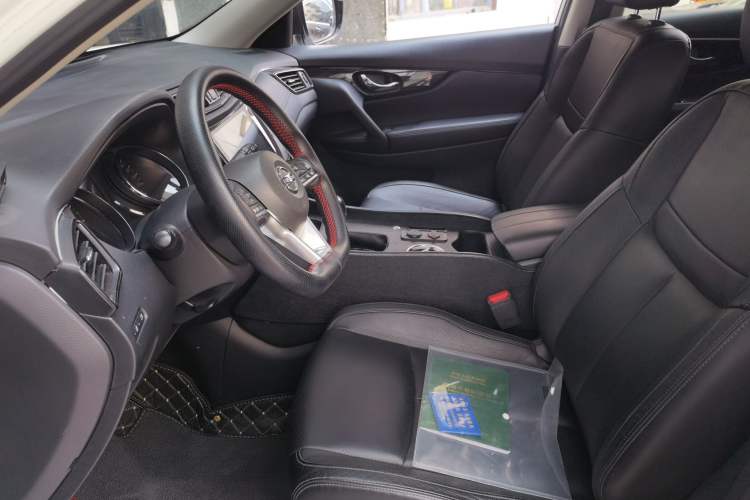 Used Nissan X-Trail 2017 2.5L CVT 7-Seater Leading Edition 4WD Left Front Seat