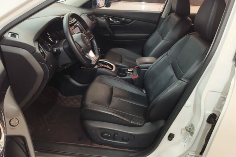 Used Nissan X-Trail 2017 2.5L CVT Luxury Edition 4WD Left Front Seat
