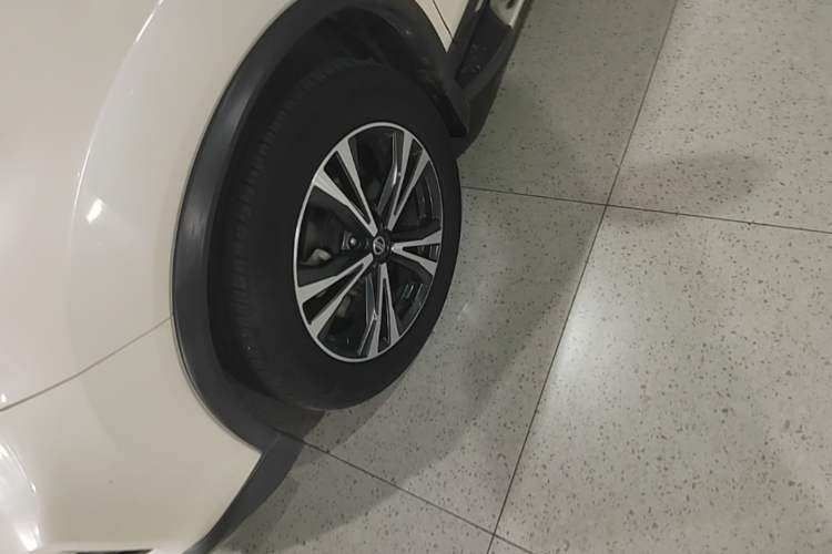 Used Nissan X-Trail 2017 2.5L CVT Luxury Edition 4WD Left Front Wheel Hub