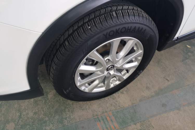 Used Nissan X-Trail 2017 2.0L CVT Comfort Edition 2WD Left Front Wheel Hub