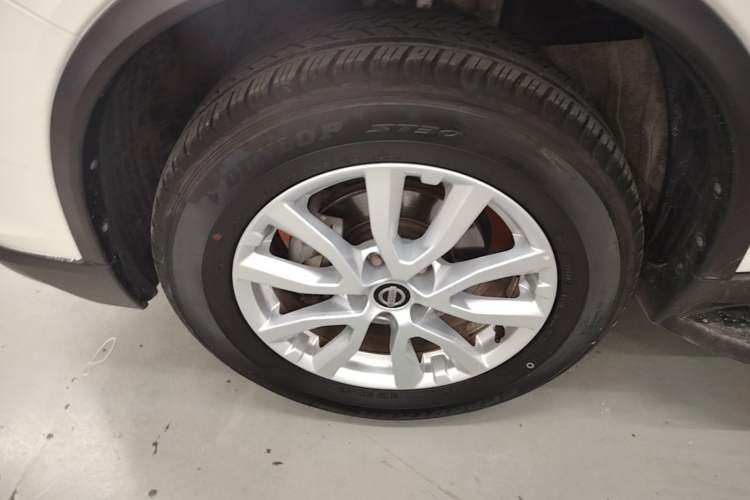 Used Nissan X-Trail 2017 2.0L CVT Comfort Edition 2WD Left Front Wheel Hub
