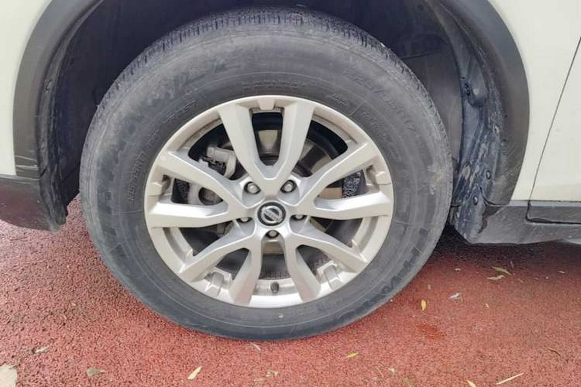 Used Nissan X-Trail 2017 2.0L CVT Comfort Edition 2WD Left Front Wheel Hub