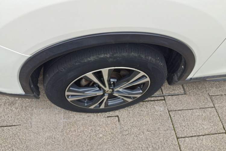 Used Nissan X-Trail 2017 2.5L CVT Luxury Edition 4WD Left Front Wheel Hub