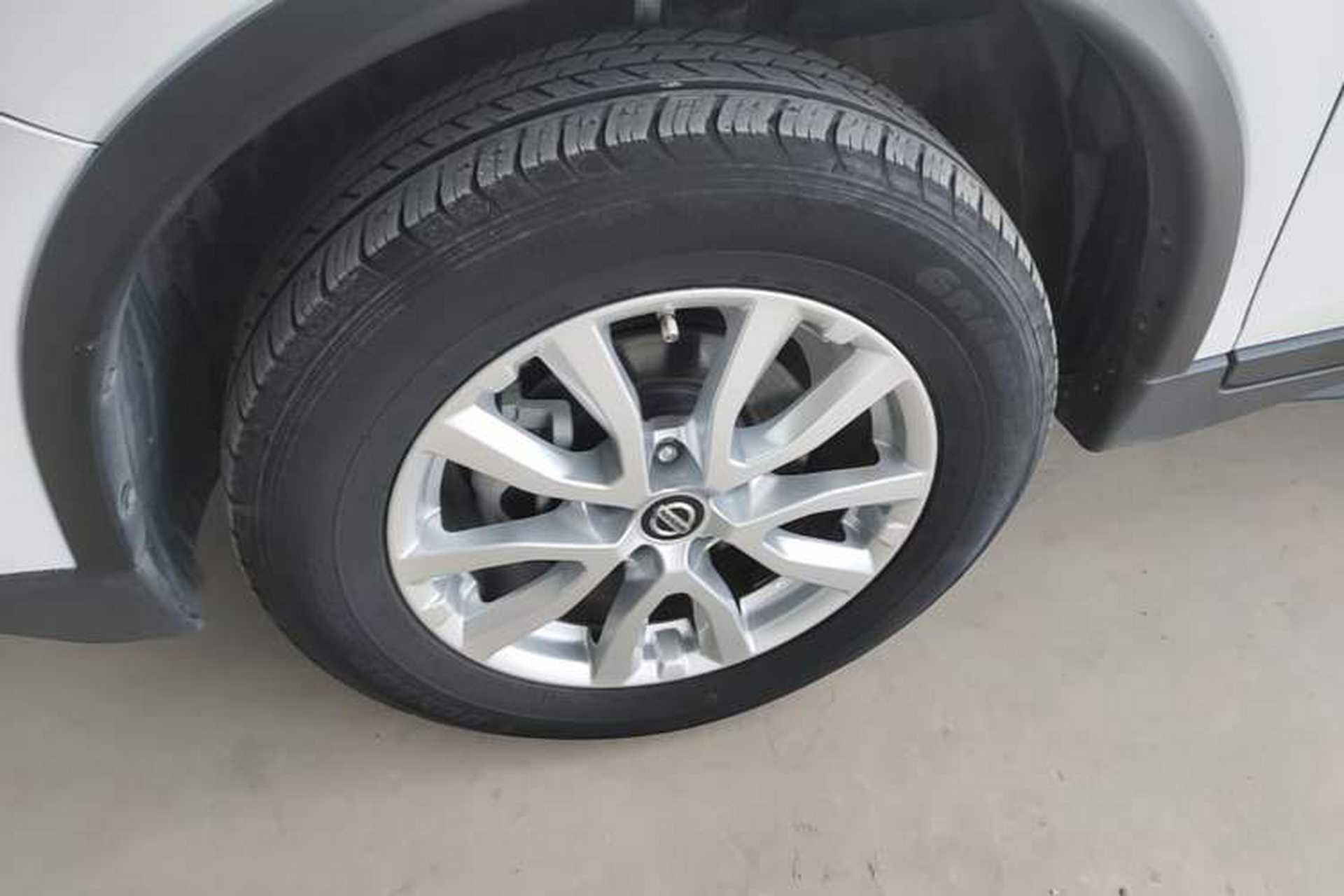 Used Nissan X-Trail 2017 2.0L CVT Comfort Edition 2WD Left Front Wheel Hub