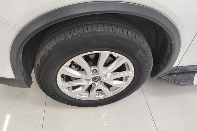 Used Nissan X-Trail 2017 2.0L CVT Comfort Edition 2WD Left Front Wheel Hub