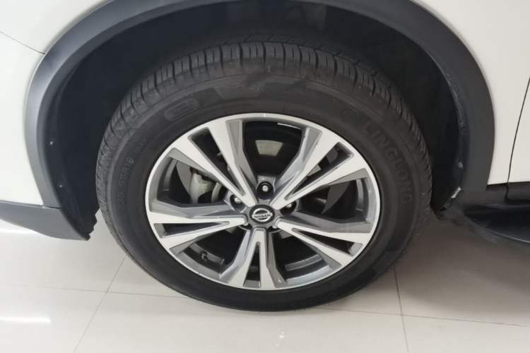 Used Nissan X-Trail 2017 2.5L CVT Luxury Edition 4WD Left Front Wheel Hub