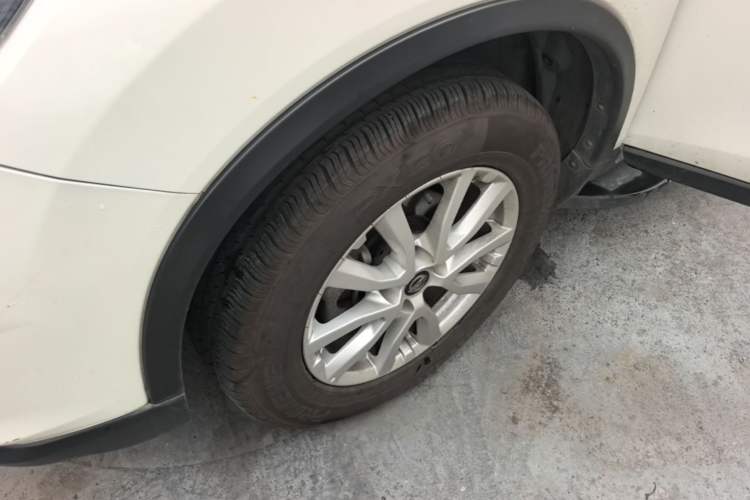 Used Nissan X-Trail 2017 2.0L CVT Comfort Edition 2WD Left Front Wheel Hub