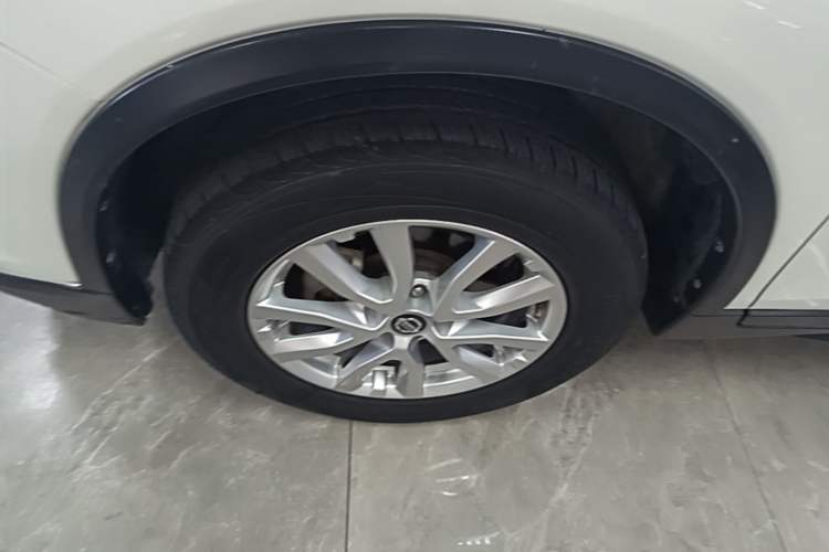 Used Nissan X-Trail 2017 2.0L CVT Comfort Edition 2WD Left Front Wheel Hub