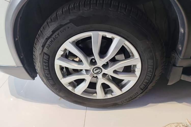 Used Nissan X-Trail 2017 2.0L CVT 7-Seater Comfort Edition 2WD Left Front Wheel Hub