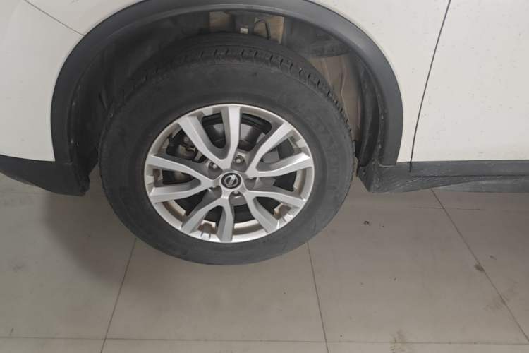 Used Nissan X-Trail 2017 2.0L CVT Comfort Edition 2WD Left Front Wheel Hub