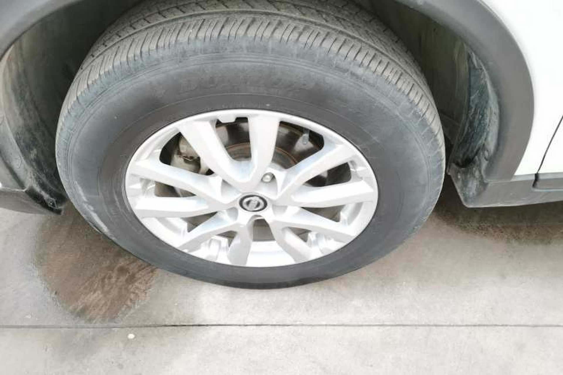 Used Nissan X-Trail 2017 2.0L CVT Comfort Edition 2WD Left Front Wheel Hub