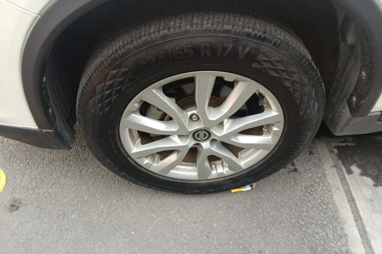 Used Nissan X-Trail 2017 2.0L CVT Comfort Edition 2WD Left Front Wheel Hub