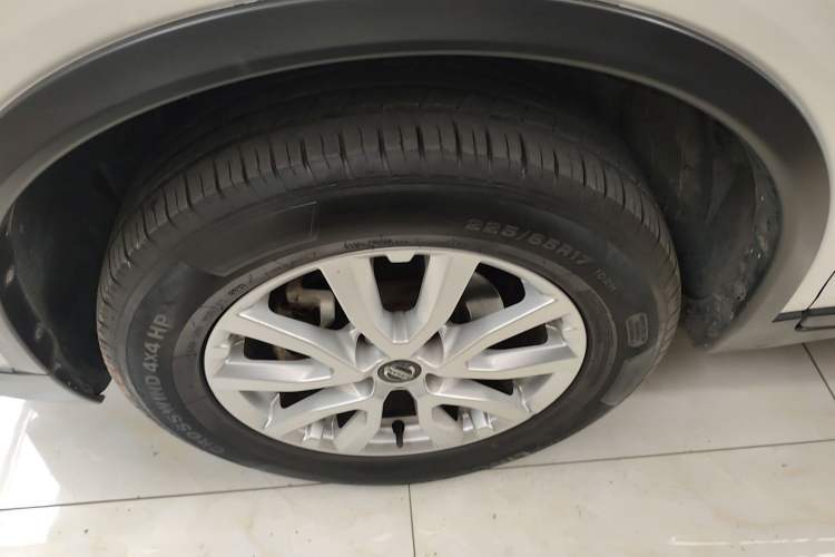 Used Nissan X-Trail 2017 2.0L CVT Comfort Edition 2WD Left Front Wheel Hub