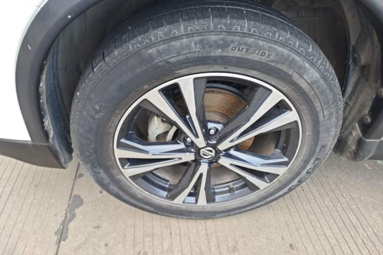 Used Nissan X-Trail 2017 2.5L CVT Leading Edition 4WD Left Front Wheel Hub