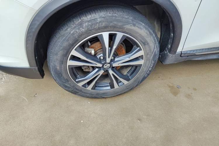 Used Nissan X-Trail 2017 2.5L CVT Luxury Edition 4WD Left Front Wheel Hub