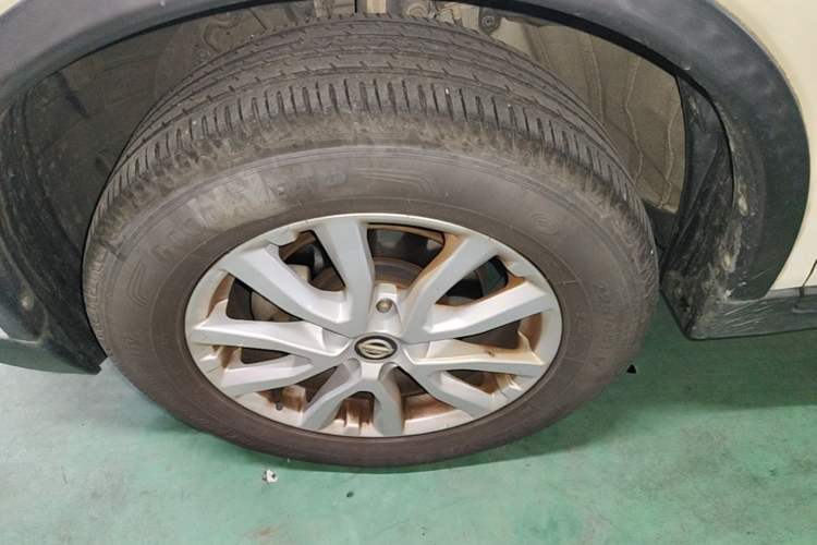 Used Nissan X-Trail 2017 2.0L CVT Comfort Edition 2WD Left Front Wheel Hub