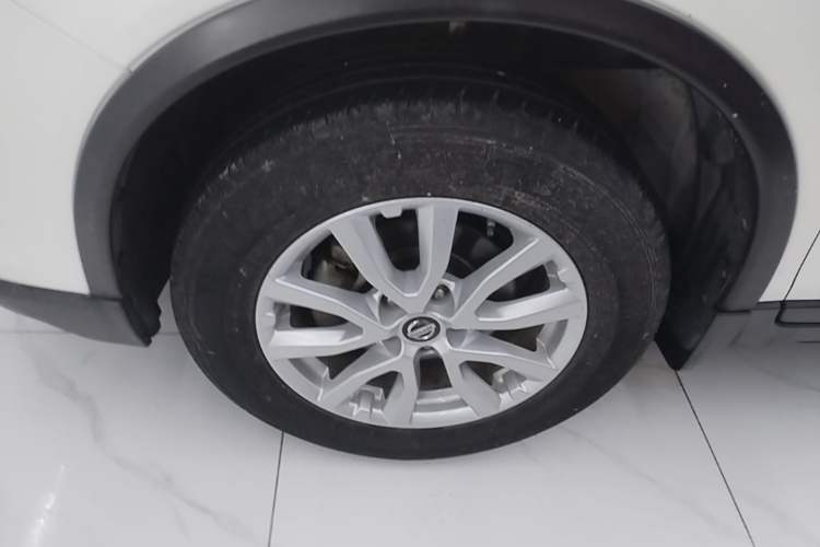 Used Nissan X-Trail 2017 2.0L CVT Comfort Edition 2WD Left Front Wheel Hub