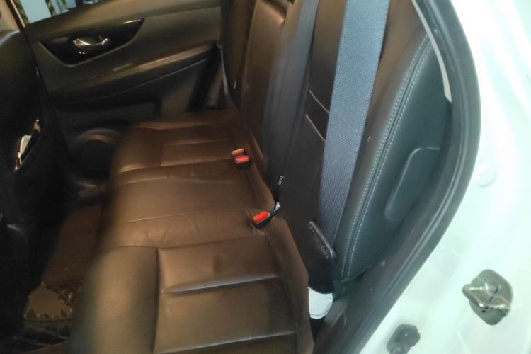 Used Nissan X-Trail 2017 2.5L CVT Luxury Edition 4WD Left Rear Seat