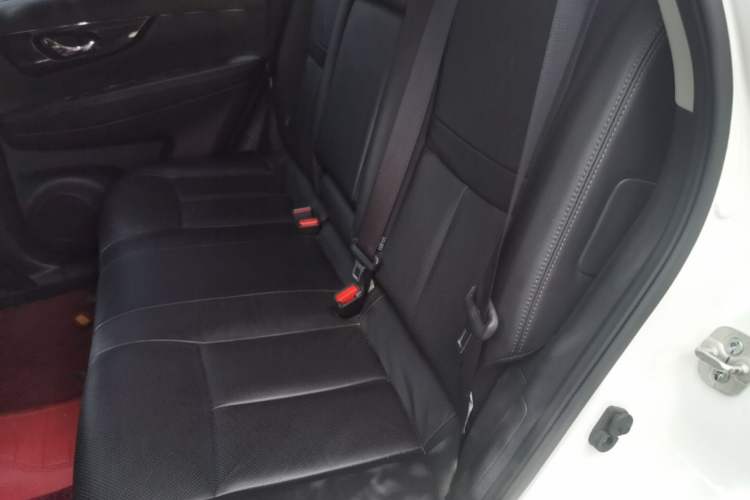 Used Nissan X-Trail 2017 2.5L CVT Luxury Edition 4WD Left Rear Seat