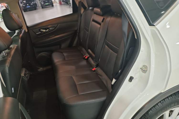 Used Nissan X-Trail 2017 2.0L CVT Comfort Edition 2WD Left Rear Seat