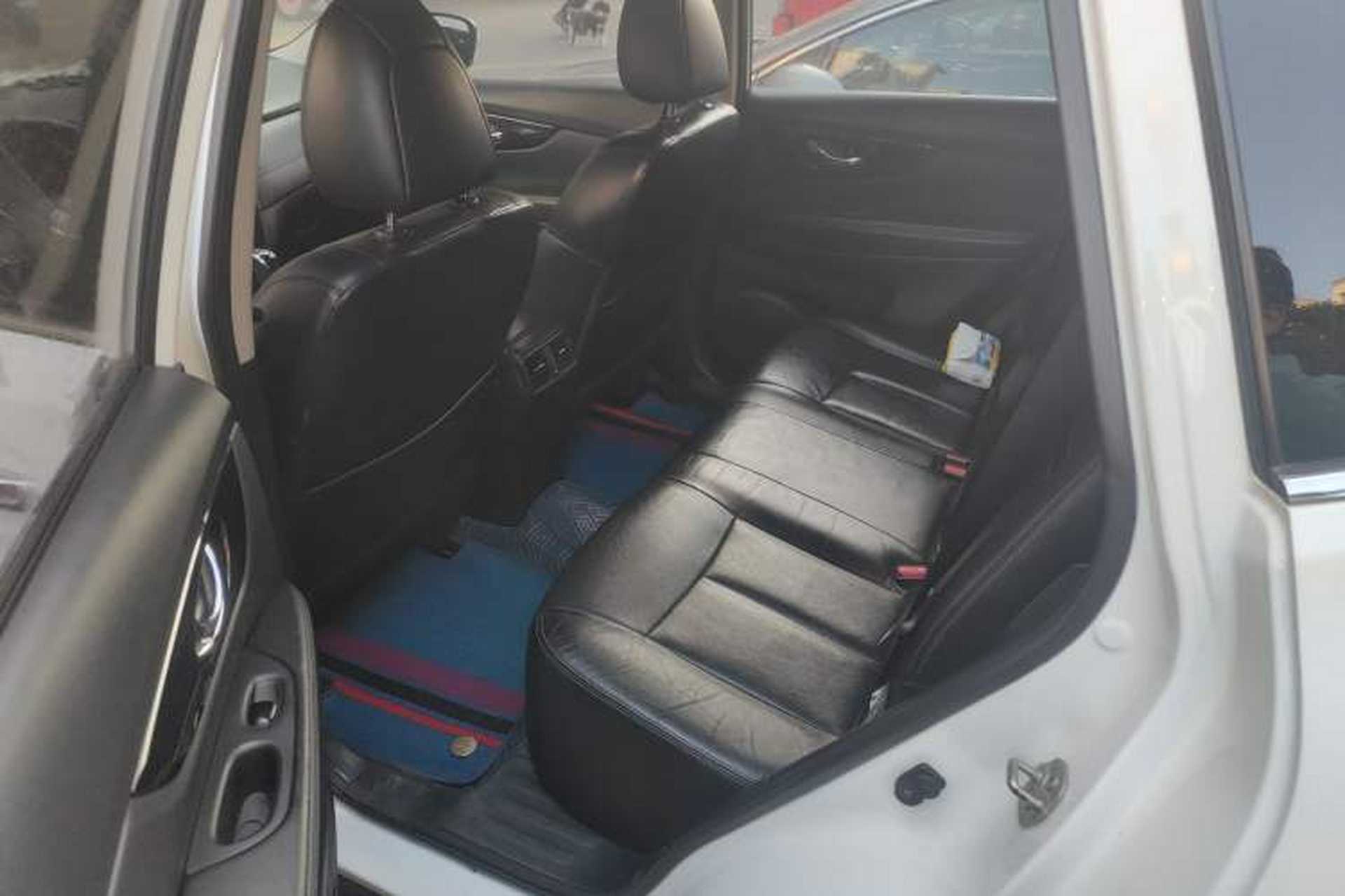 Used Nissan X-Trail 2017 2.5L CVT Leading Edition 4WD Left Rear Seat