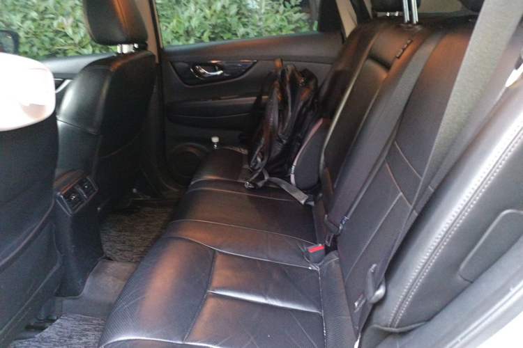 Used Nissan X-Trail 2017 2.5L CVT Luxury Edition 4WD Left Rear Seat
