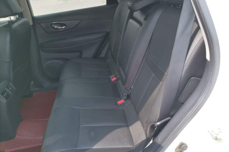 Used Nissan X-Trail 2017 2.0L CVT Comfort Edition 2WD Left Rear Seat