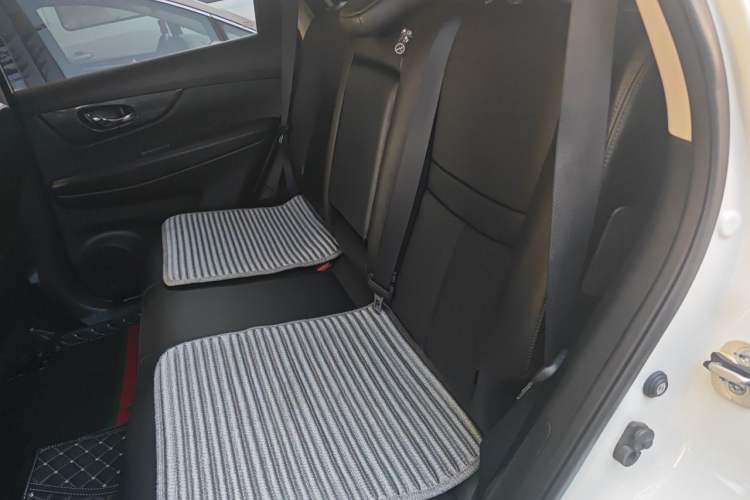 Used Nissan X-Trail 2017 2.0L CVT Comfort Edition 2WD Left Rear Seat