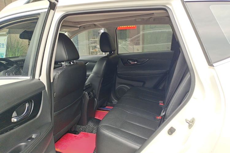 Used Nissan X-Trail 2017 2.5L CVT Luxury Edition 4WD Left Rear Seat
